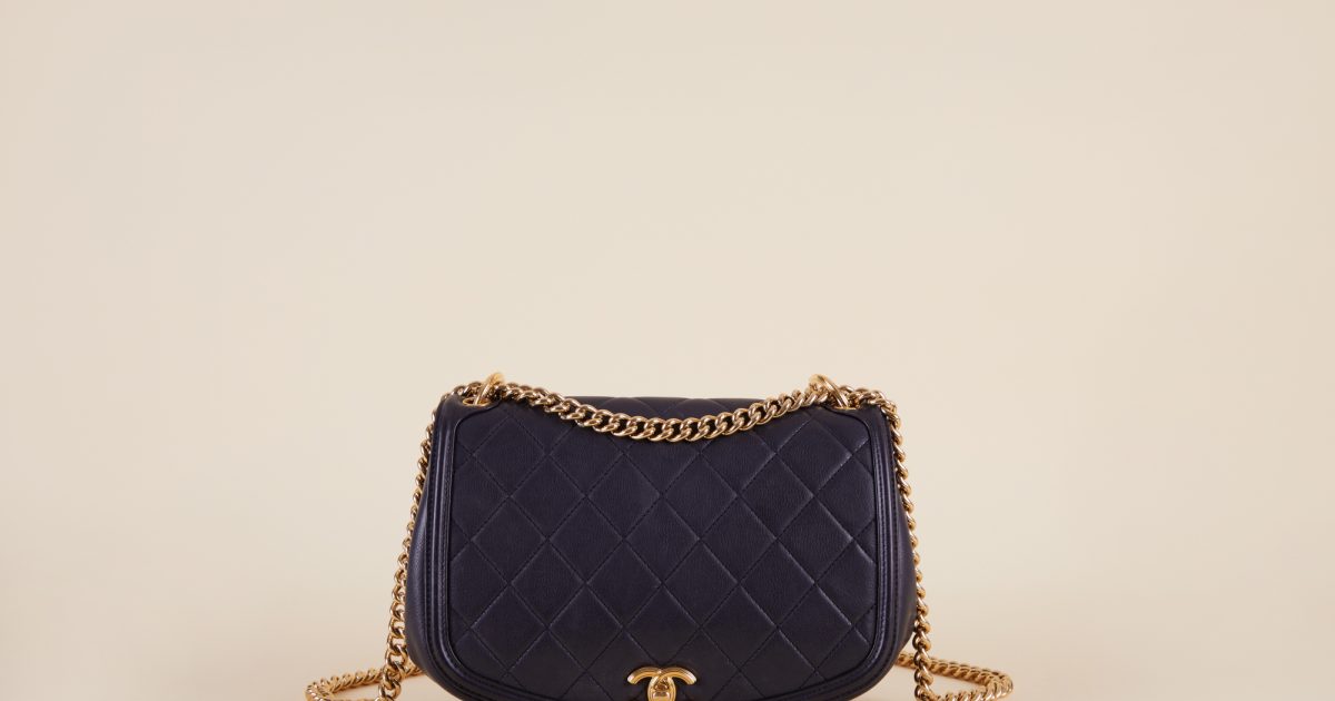 Chanel Round Messenger Shoulder Flap Bag Vivrelle