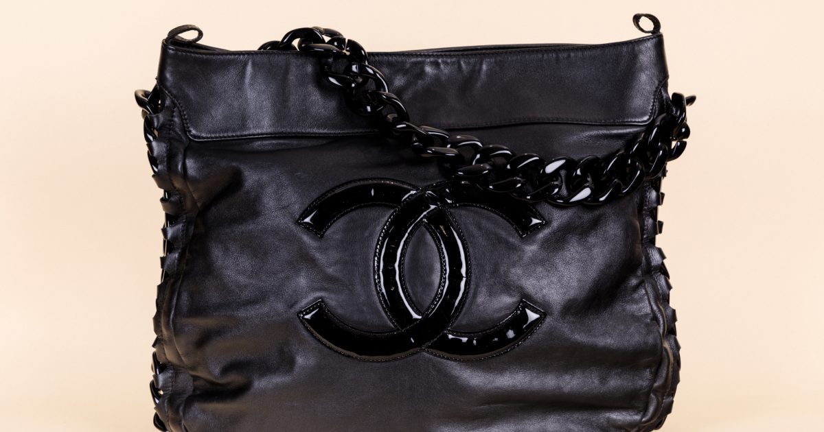 Chanel Modern Chain Hobo Bag | Vivrelle